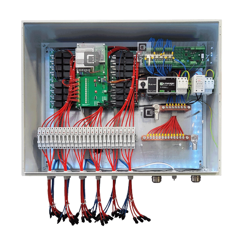 ⚡ Super Multi Box – the smartest DC combiner: enables safe, string-level switching and monitoring of large PV generators – including intelligent diagnostics and string-current monitoring.